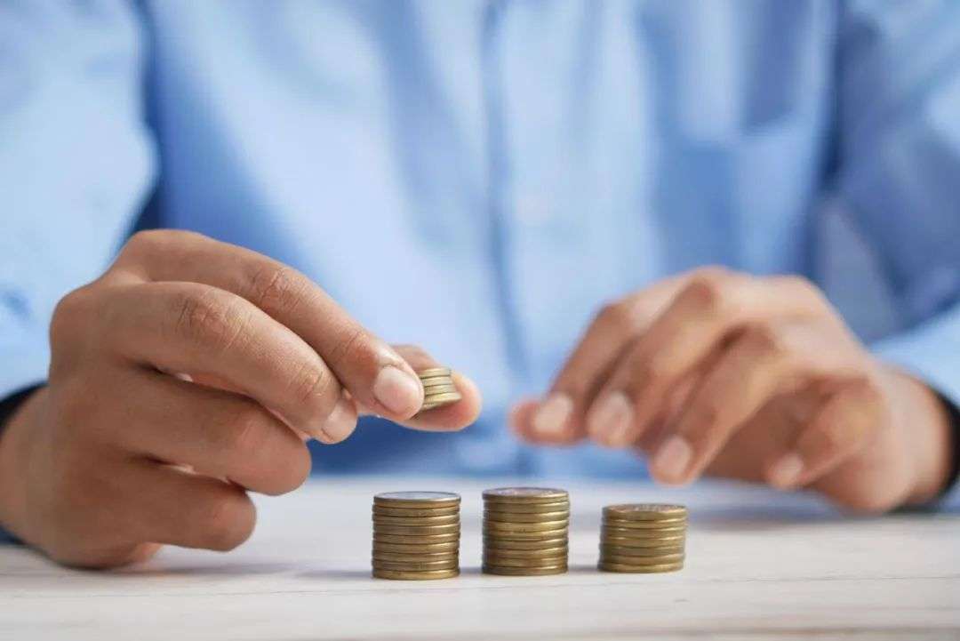 冰火新消費(fèi)：誰(shuí)已退場(chǎng)？誰(shuí)還在砸錢(qián)？